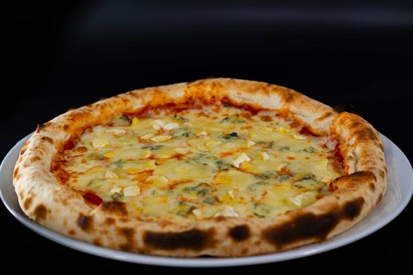 Pizza Quattro Fromaggi 